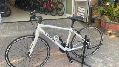 Xe đạp đường phố Touring TREK FX3 WHITE